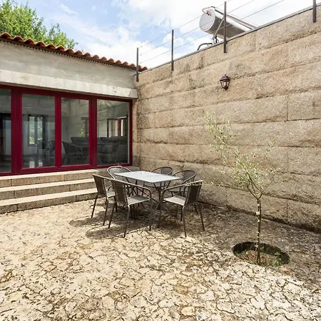 Quinta De Fermil - Casa Oliveiras Alojamento de Acomodação e Pequeno-almoço