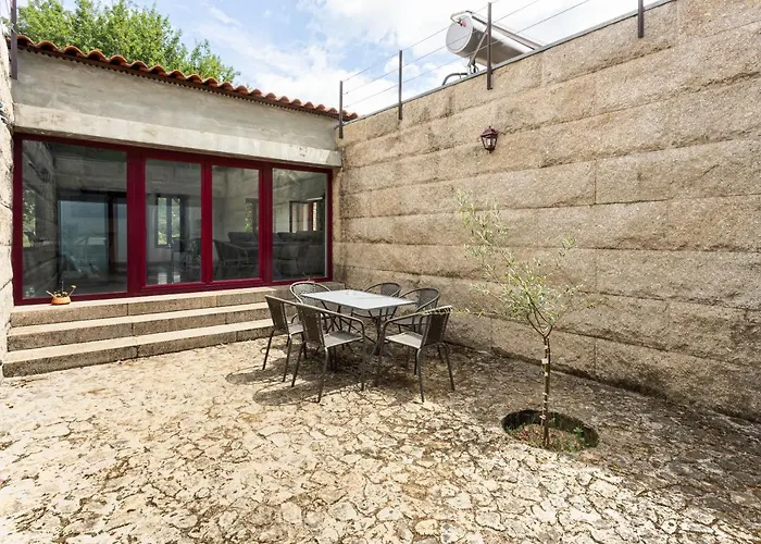 Quinta De Fermil - Casa Oliveiras Bed & Breakfast